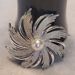 Sarah Coventry Silver Sunburst Brooch
